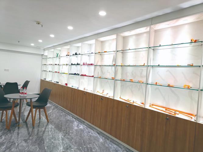 公司经营范围包括:研发,生产,销售:智能产品,电子产品,塑胶防护产品
